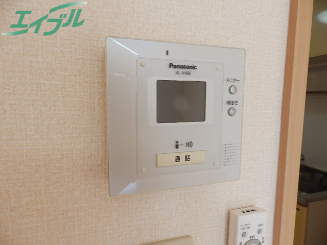 セキュリティ　同建物別部屋写真です