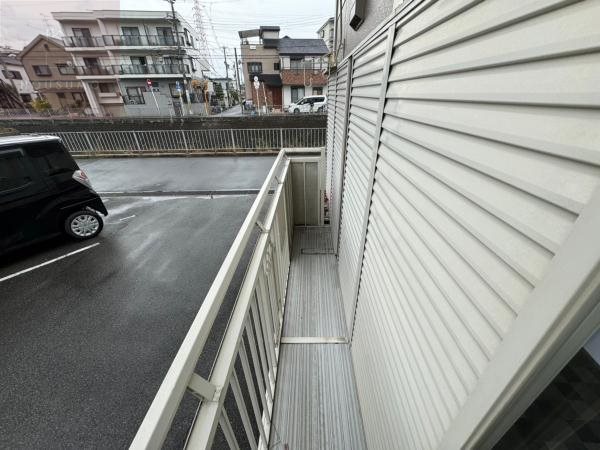 バルコニー　暖かな日差しのふりそそぐバルコニー