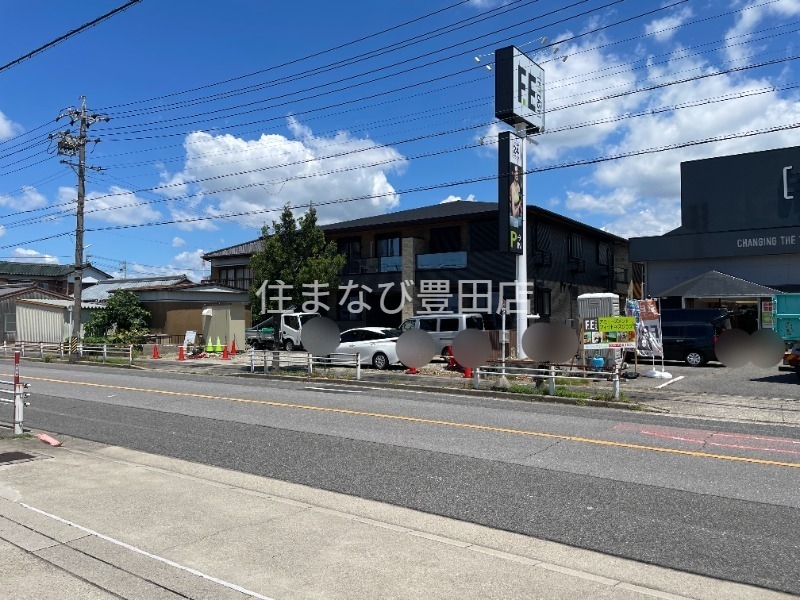 建物外観　建築中