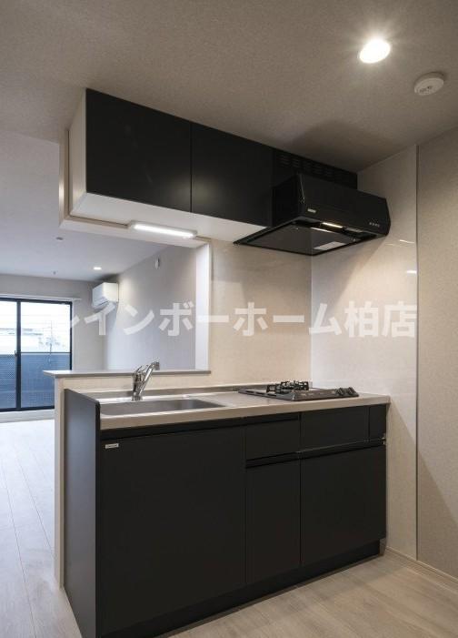 キッチン　※別部屋参考写真。