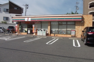 コンビニ　セブンイレブン 東広島西条下見鴻の巣店（コンビニ）まで267m