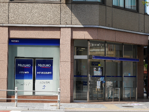 銀行　【みずほ銀行　北九州支店】（銀行）まで208m