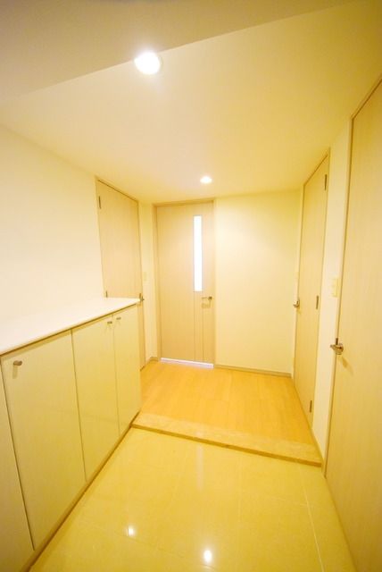 玄関　★★下駄箱付、玄関★★