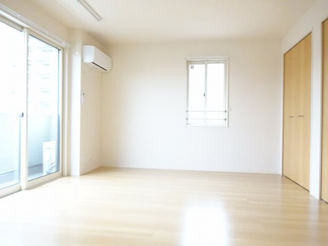 その他部屋・スペース　角部屋で二方面開口部です