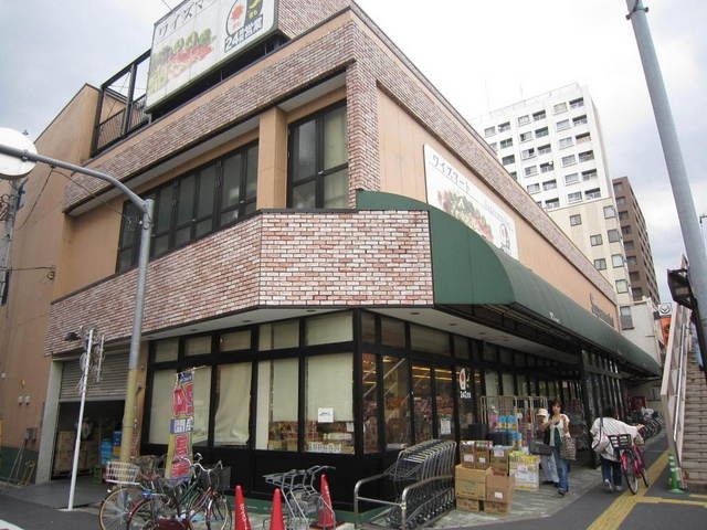 スーパー　ワイズマート（２４Ｈ営業）（スーパー）まで700m