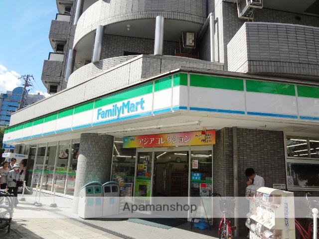 コンビニ　ファミリーマート（コンビニ）まで504m