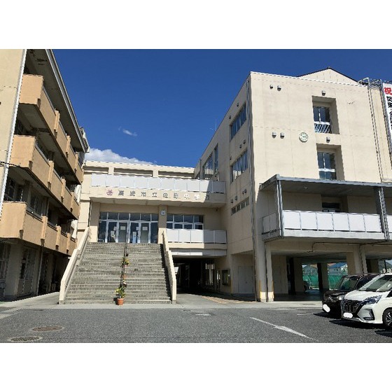中学校　高崎市立佐野中学校（中学校）まで311m