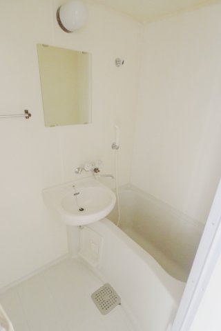 バス・シャワールーム　※別部屋の写真です。参考下さい。