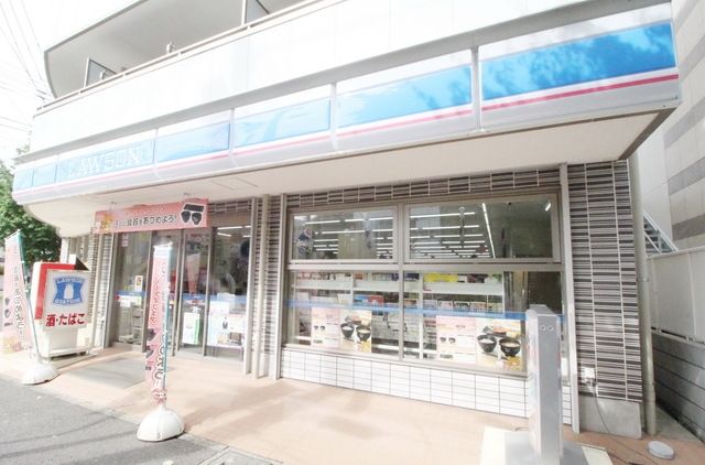 コンビニ　ローソン青葉台駅前店（コンビニ）まで702m