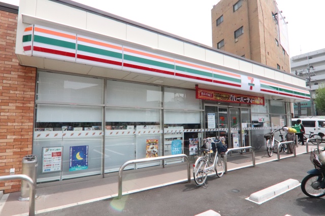 コンビニ　セブンイレブン 名古屋熱田駅前店（コンビニ）まで262m