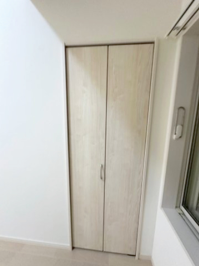 収納　丈の長いお召し物もかけられるクローゼット