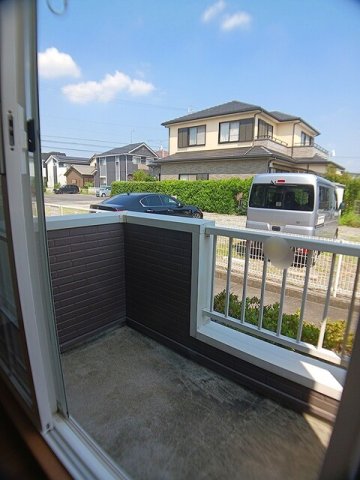 バルコニー　お洗濯にも便利なバルコニー付き