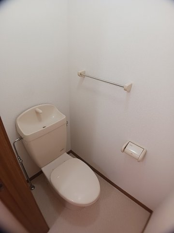 トイレ　シンプルで使いやすいトイレです