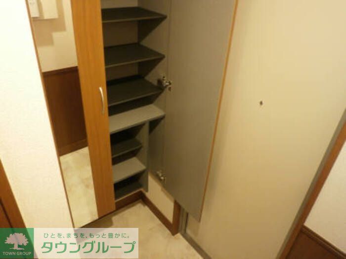 玄関　お問合せはタウンハウジングまで！※現地待合わせ相談可能