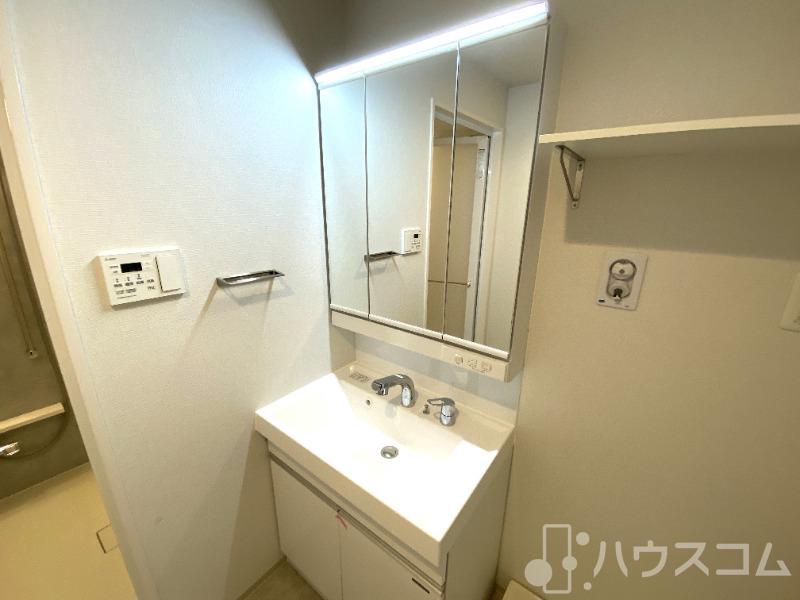 洗面設備　独立洗面台で朝の身だしなみもバッチリ♪