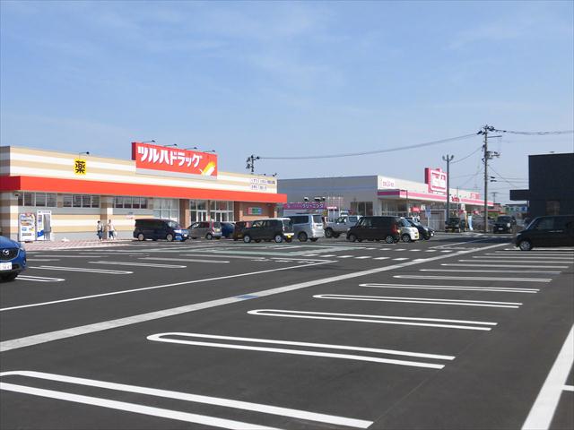ドラックストア　ツルハドラッグ秋田土崎店（ドラッグストア）まで749m