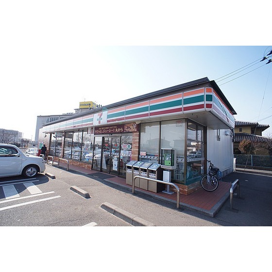 コンビニ　セブンイレブン郡山芳賀３丁目店（コンビニ）まで737m