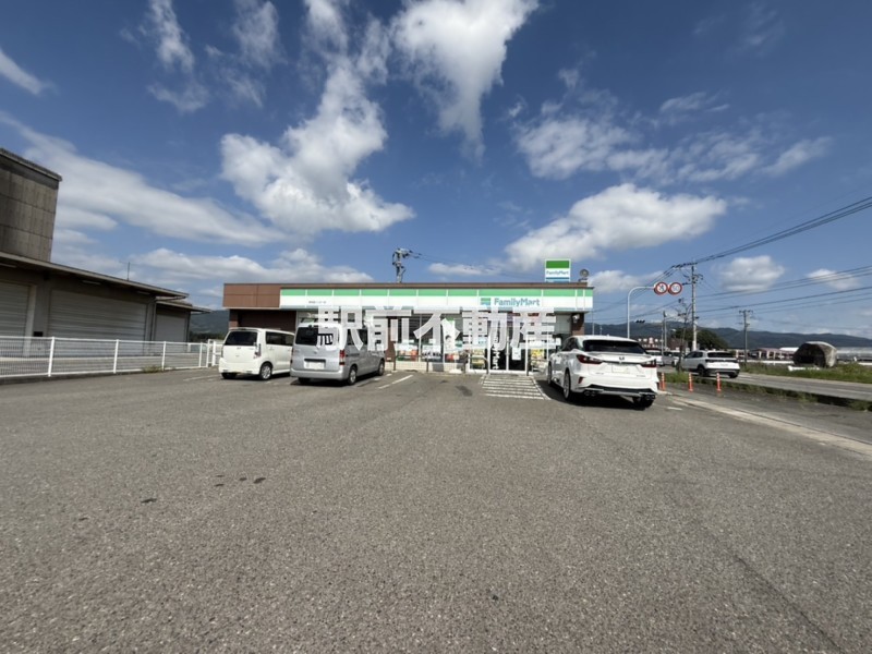コンビニ　ファミリーマート東脊振インター店（コンビニ）まで1200m