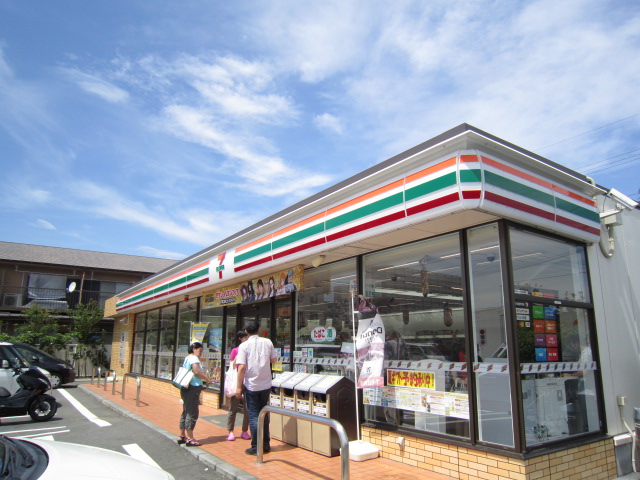 コンビニ　セブンイレブン藤沢湘南台6丁目店（コンビニ）まで379m