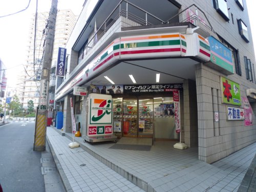コンビニ　セブンイレブン 北赤羽駅浮間口店（コンビニ）まで734m