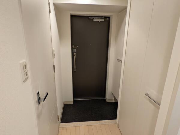 玄関　エスリード福島リバーフロント　玄関