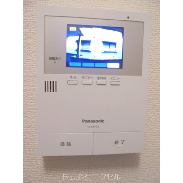 セキュリティ　モニター付きインターホン完備です。
