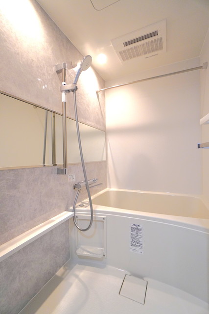 バス・シャワールーム　※写真は同タイプ住戸です。