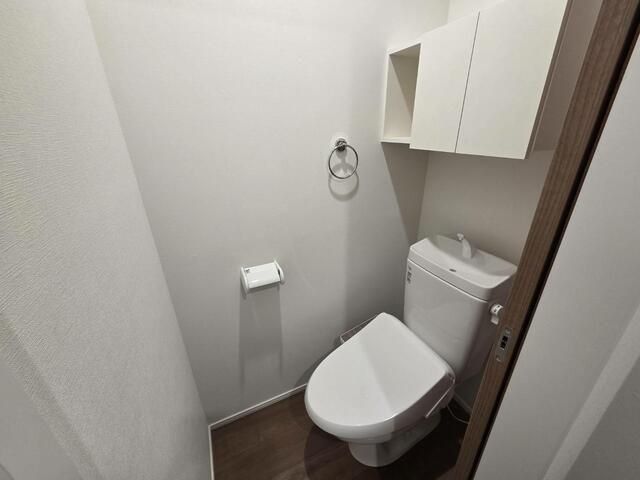 西武池袋線 所沢駅 徒歩7分 3階建 築1年のトイレ写真