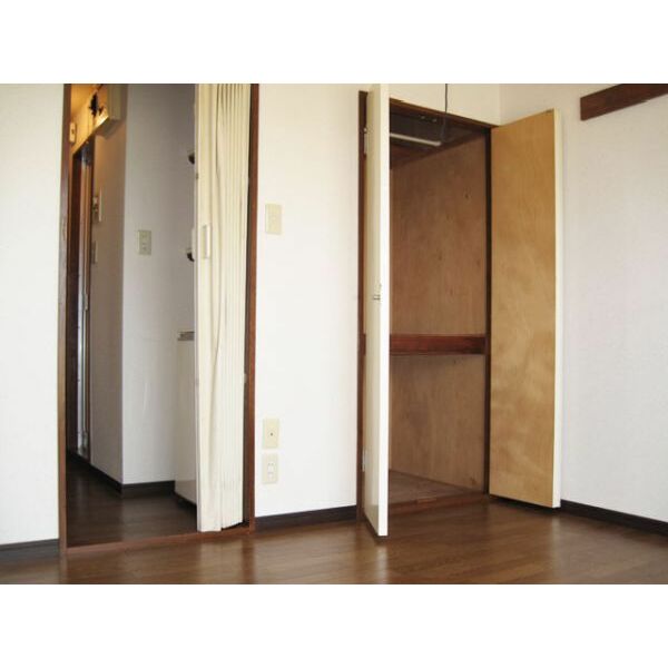 収納　掲載写真は同型モデルを掲載しており実際のお部屋と仕様等が異な