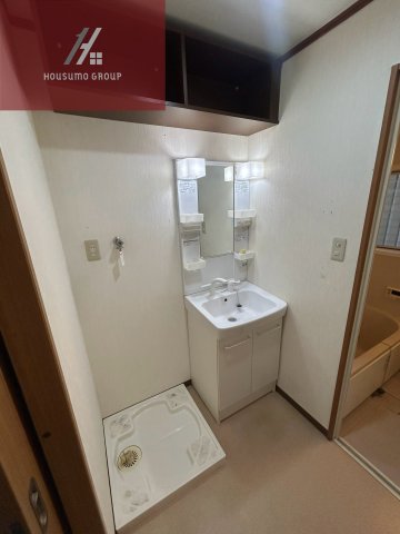 洗面設備　使いやすい独立洗面台です