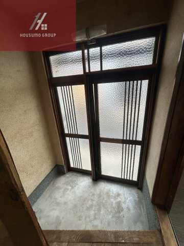 玄関　収納もある玄関です