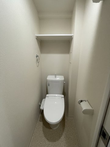 トイレ　(参考)同マンション同間取り他部屋の写真