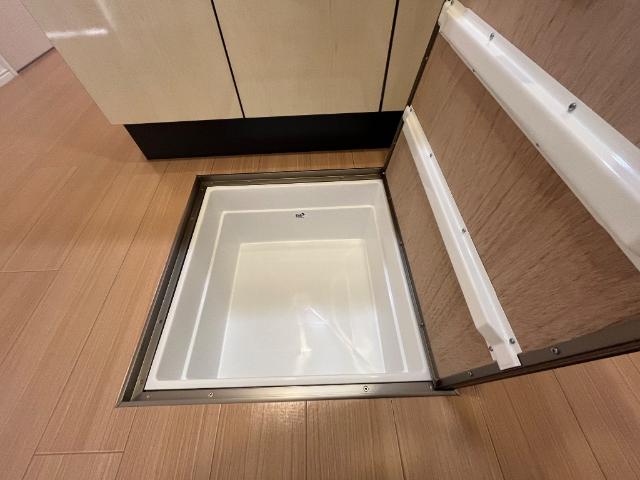 収納　キッチン床下収納
