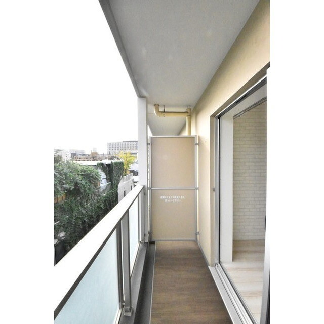 バルコニー　内装は落ち着いています