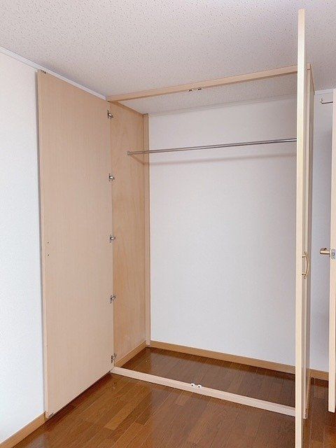 居室・リビング　同タイプ物件の為、形状や間取寸法、色調等が実際とは異なります