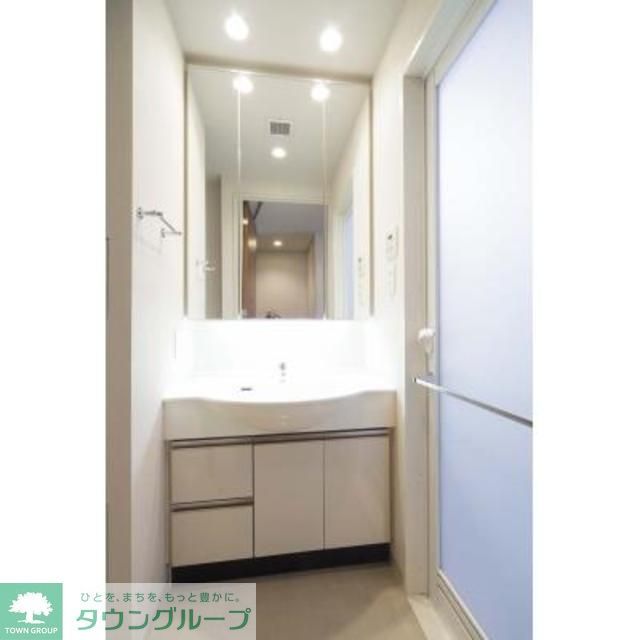 洗面設備　※写真は同タイプ住戸です。
