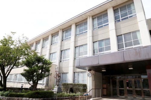 小学校　名古屋市立白鳥小学校（小学校）まで1060m