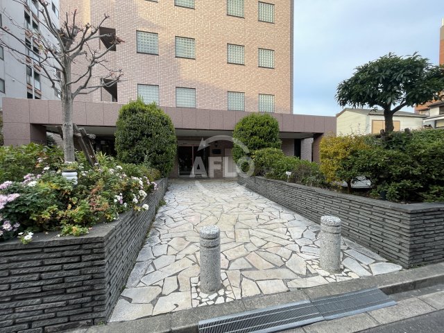 エントランス　リアライズ花園町　エントランス