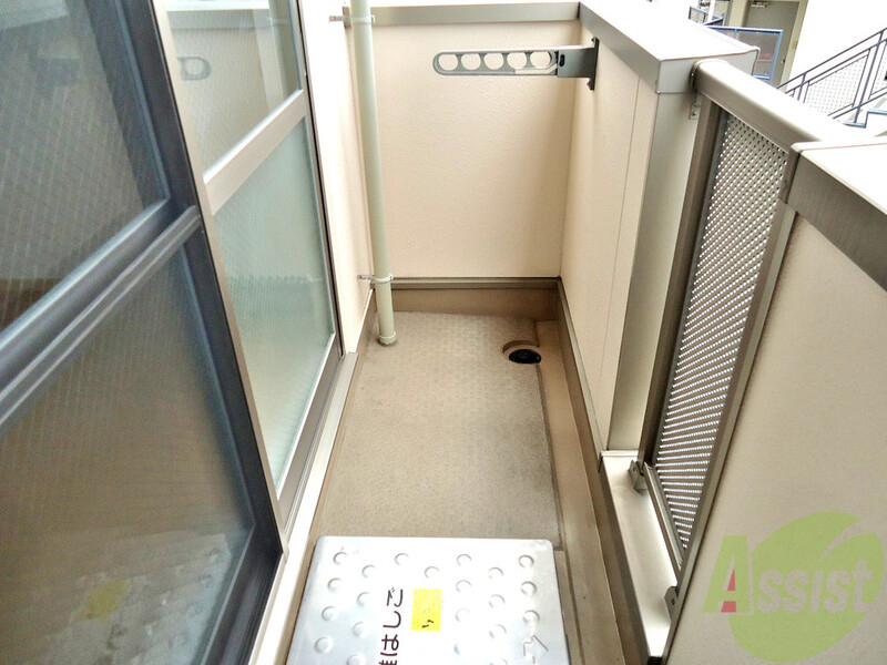 バルコニー　日当たりバッチリ、ふかふかのお布団で眠れますよ。