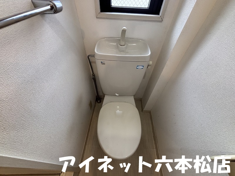 トイレ　清潔感のある空間です。