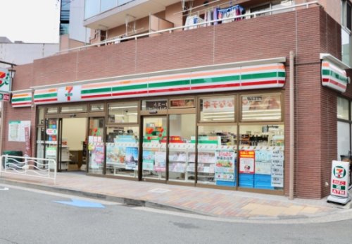 コンビニ　セブンイレブン 江東門前仲町1丁目店（コンビニ）まで15m