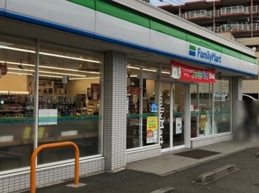 コンビニ　ファミリーマート 横浜綱島東店（コンビニ）まで323m