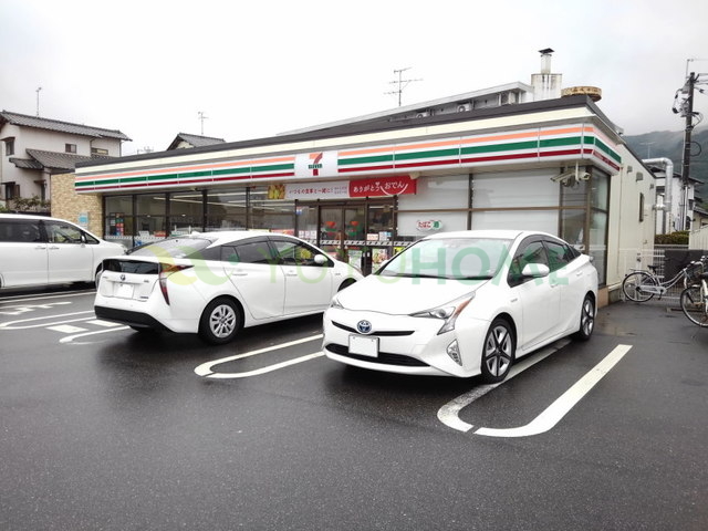 コンビニ　セブンイレブン（コンビニ）まで650m