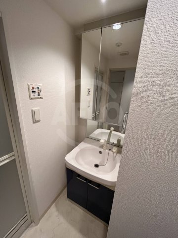 洗面設備　エスリード弁天町南　洗面台