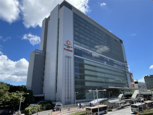 ショッピングセンター　キュービックプラザ新横浜（ショッピングセンター）まで832m