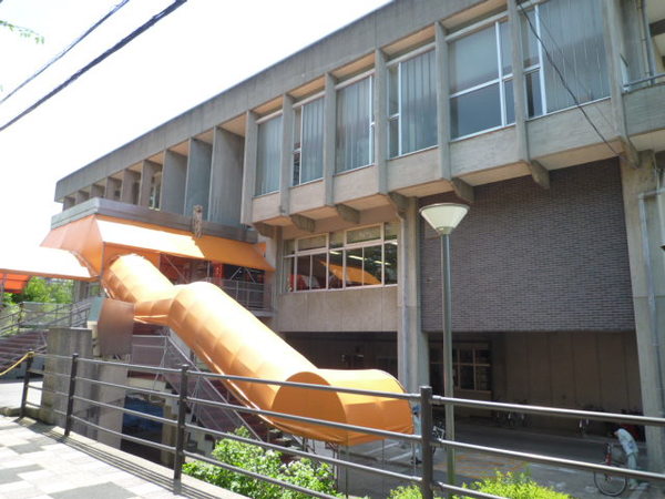 図書館　盛岡市立図書館（図書館）まで3531m