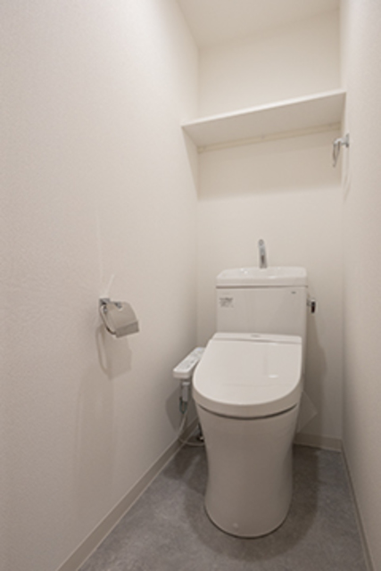 トイレ　※写真は同タイプ住戸です。
