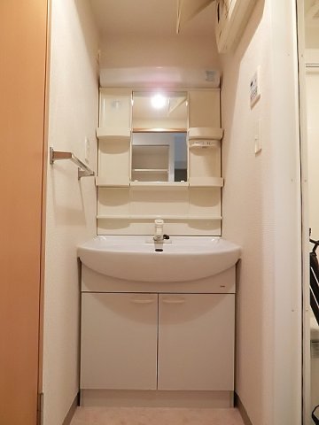 洗面設備　106号室の写真です。