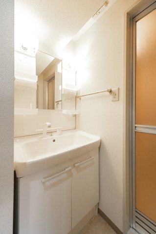 洗面設備　※写真は同タイプ住戸です。