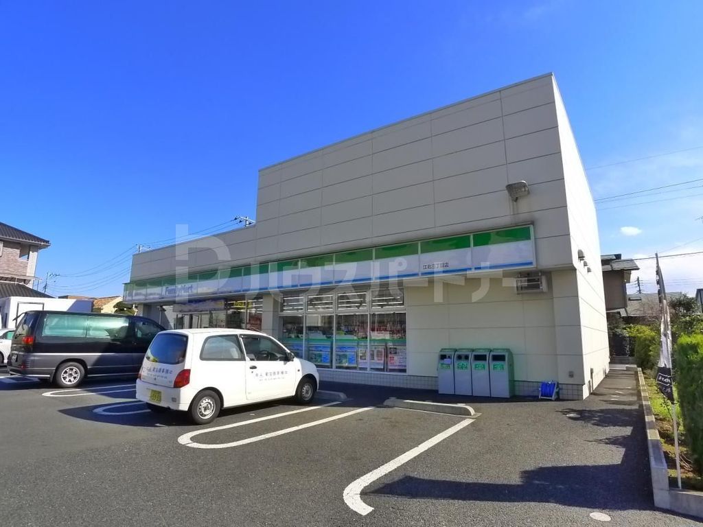 コンビニ　ファミリーマート江北三丁目店（コンビニ）まで490m
